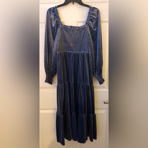 Elegant Velvet Long Sleeve Blue Dress - Picture 2 of 2